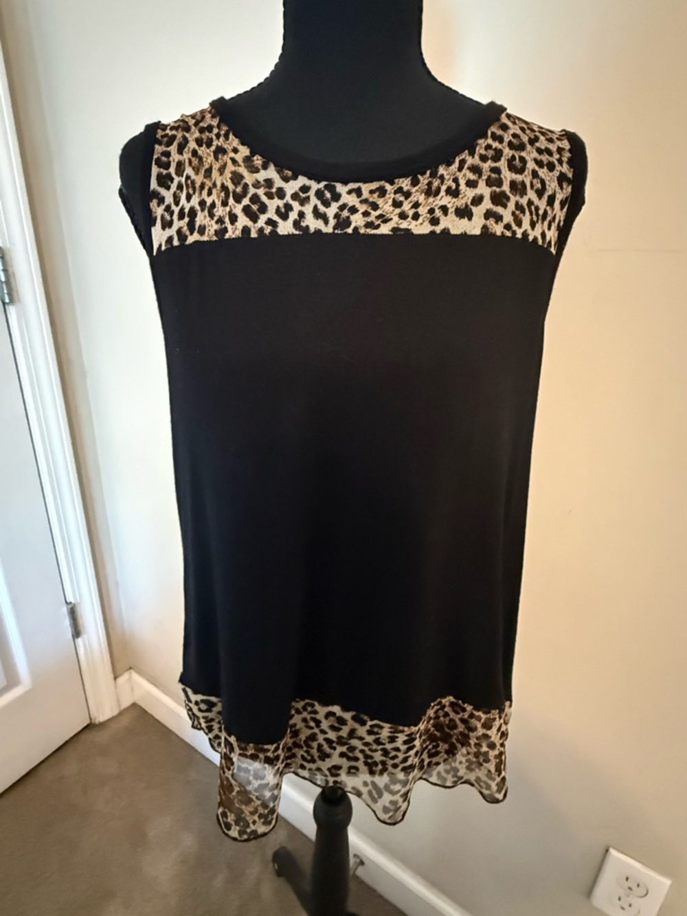cha cha vente Black Tank Top with Leopard Trim
